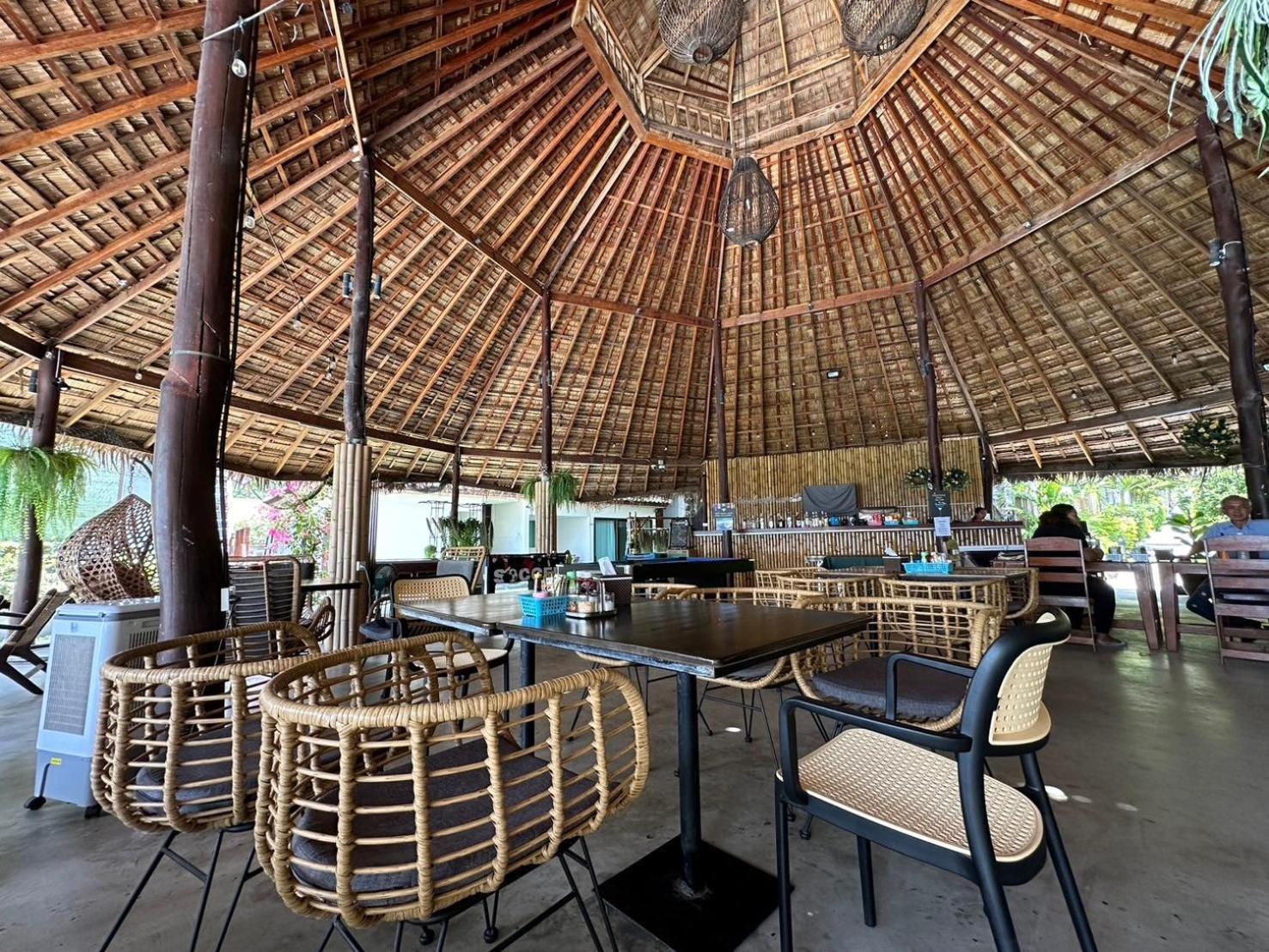 The Sea Resort Хаад Рин Екстериор снимка